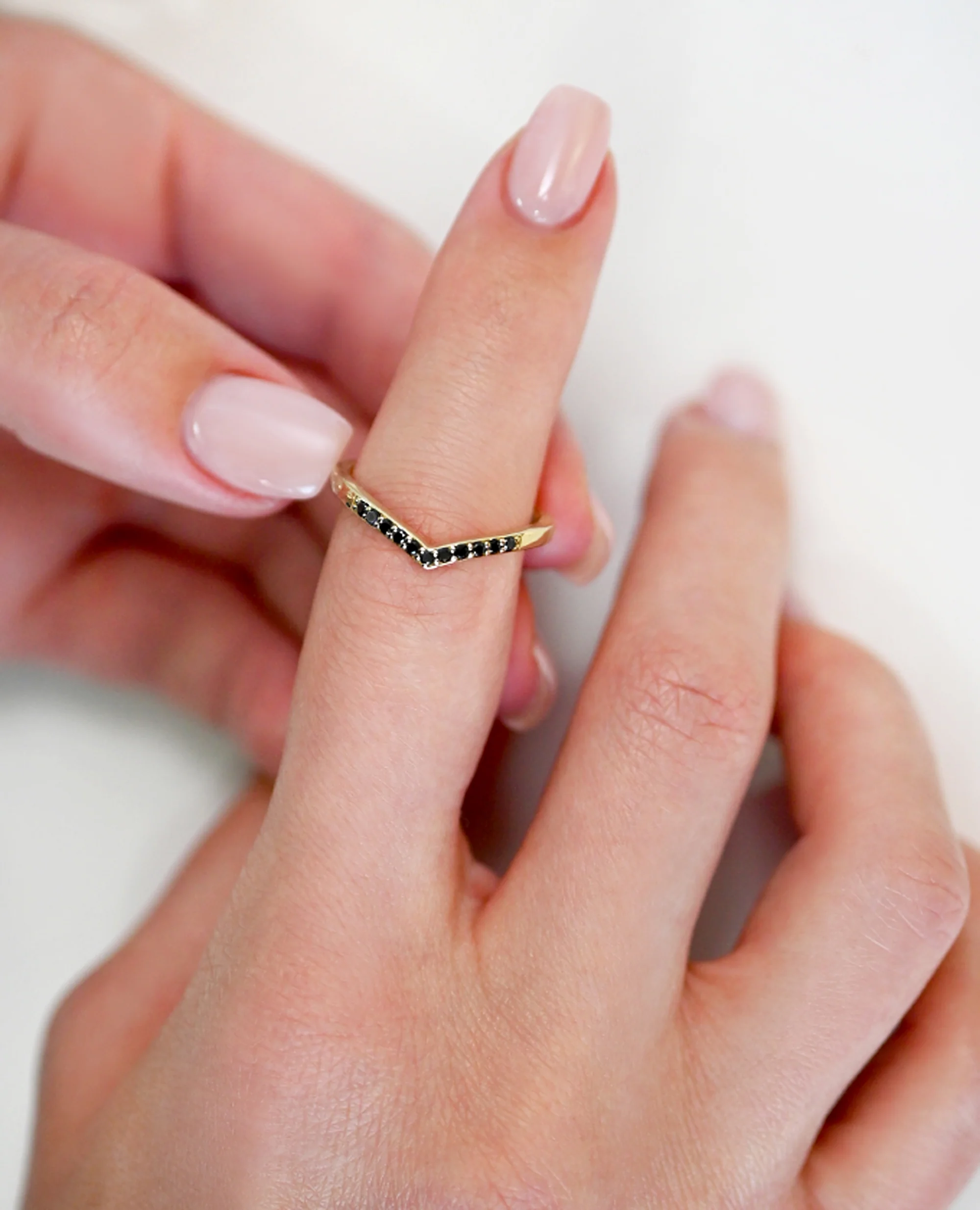 Black Diamond V Ring - Image 5