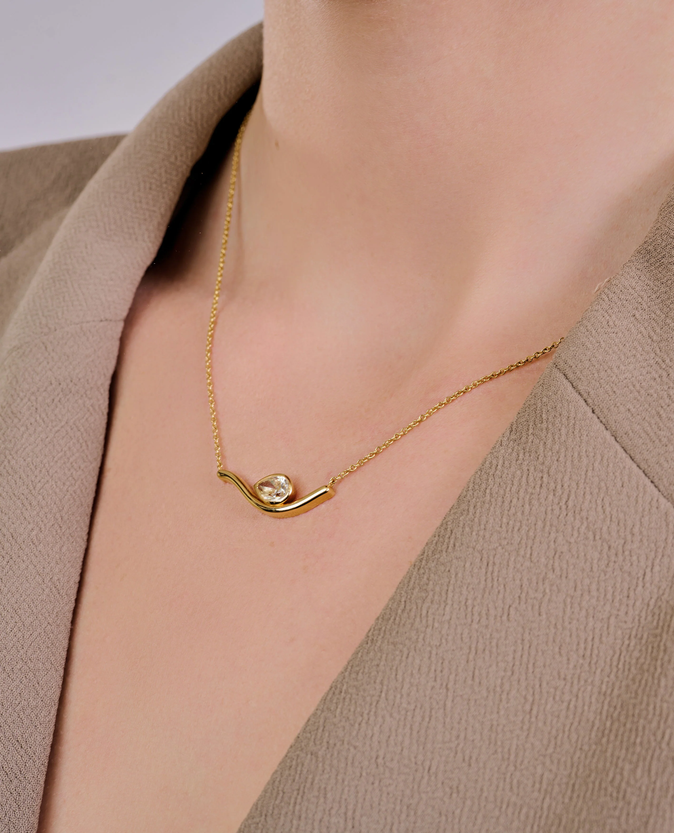 Crescent Bezel Bar Necklace - Image 4