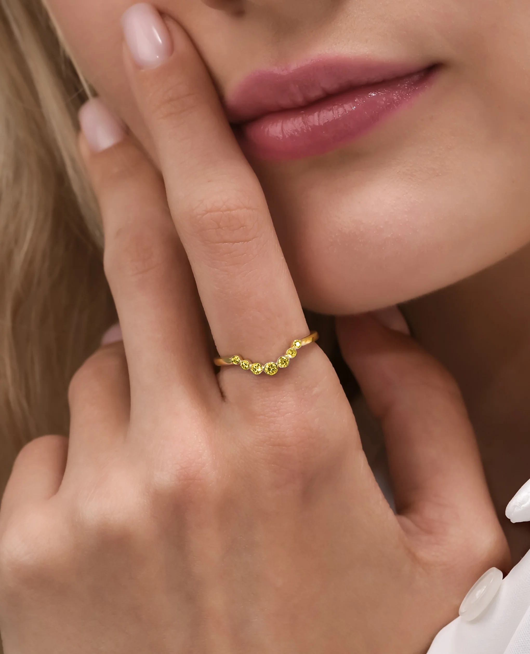 Soleil Crescent Graduated Bezel Ring - Image 4