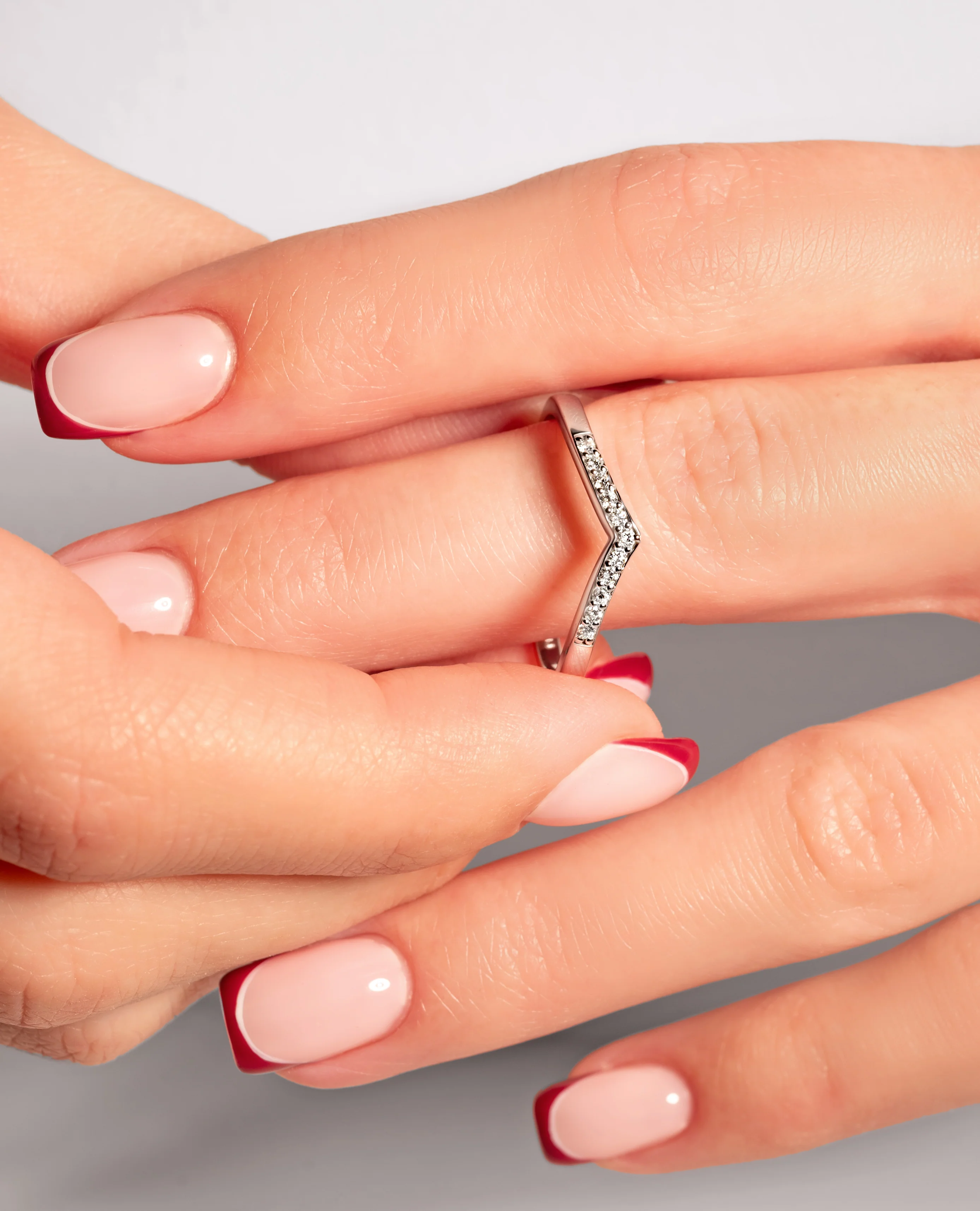 White Diamond V Ring - Image 4